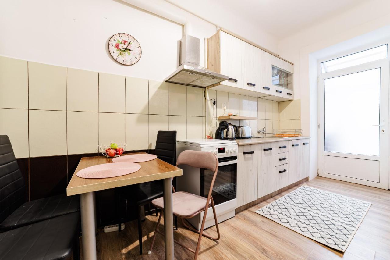 Anastasia Apartments With Parking Брашов Экстерьер фото