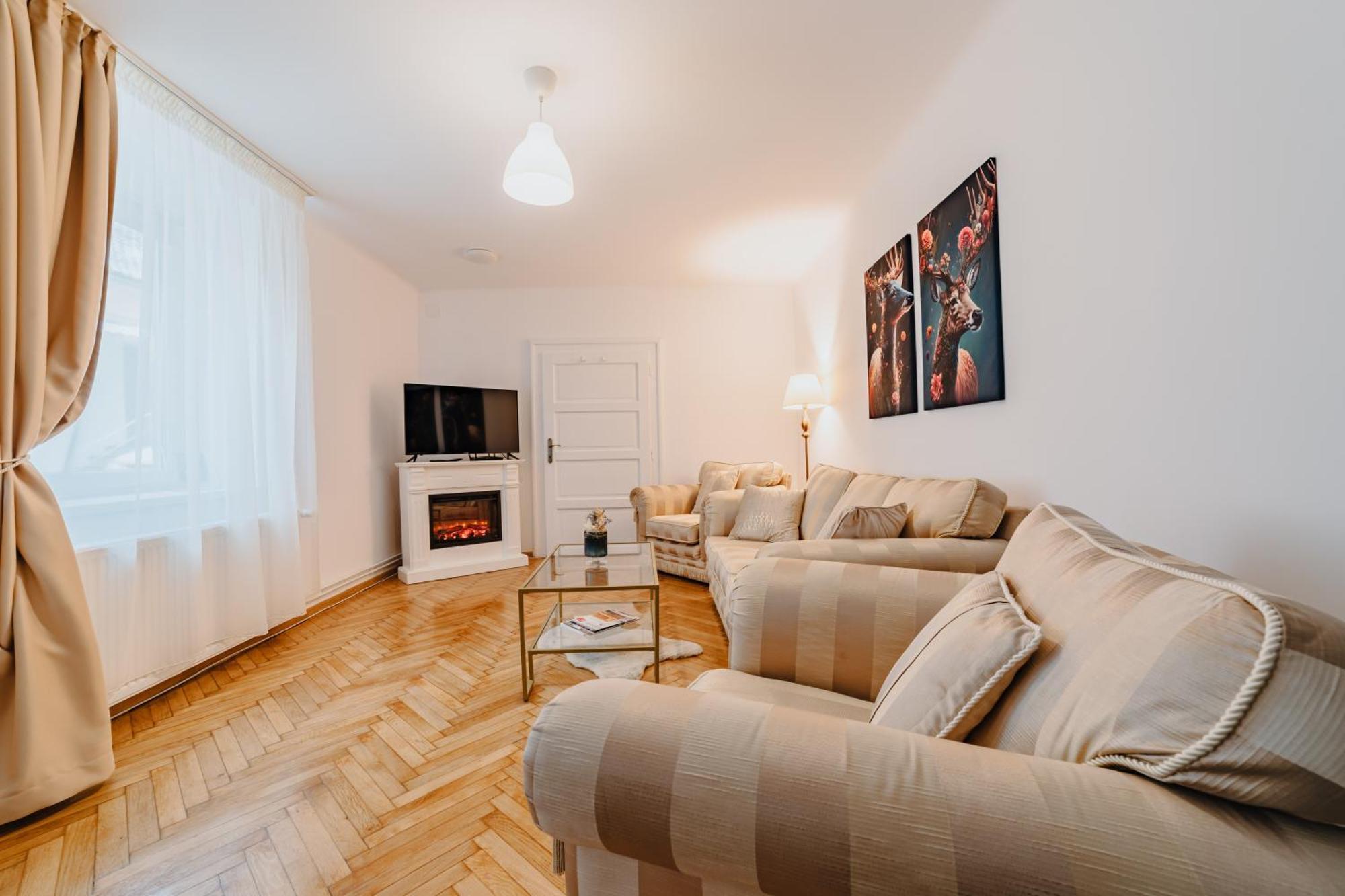 Anastasia Apartments With Parking Брашов Экстерьер фото